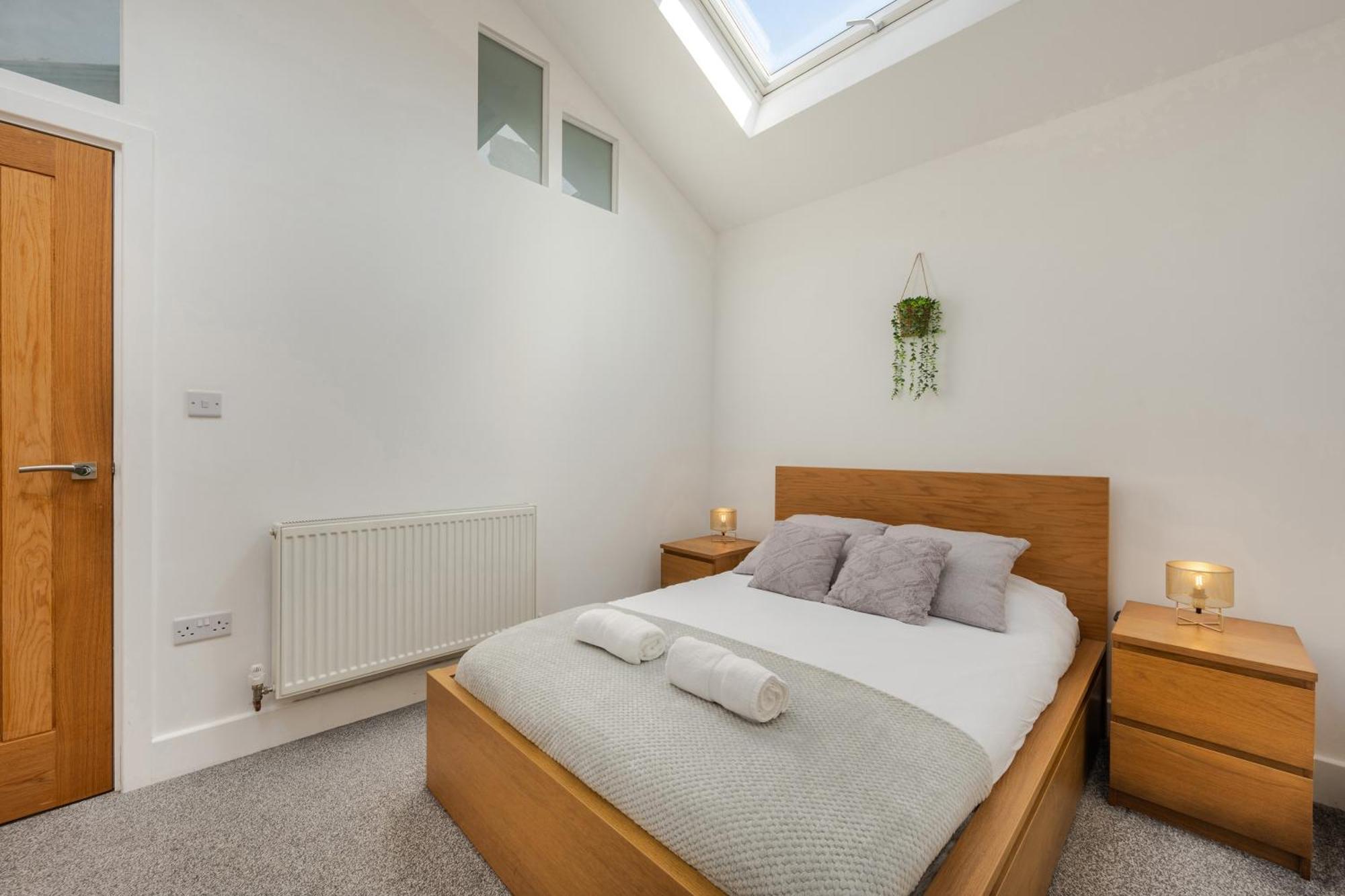 Stylish Two Bedroom Apartment By Central London With Garden Exterior photo